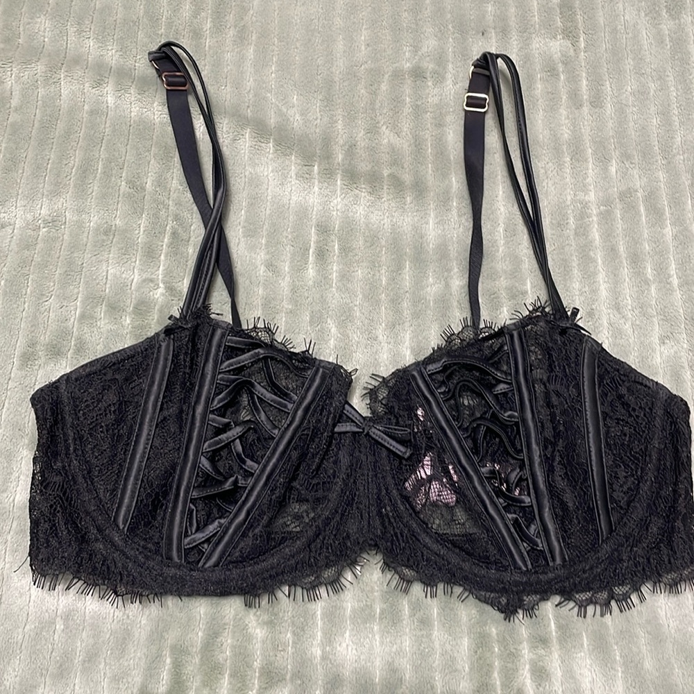 34D angels bra Victoria’s Secret